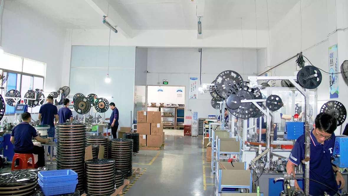 Relying on the technical support of three major R&D centers in Shenzhen, Huizhou and Hubei, Trxcom has established a professional customization team. It can provide parameter-level and system-level customization services for RJ45 connectors, network transformers, optical modules and fiber optic cages according to customers' diverse application scenarios.